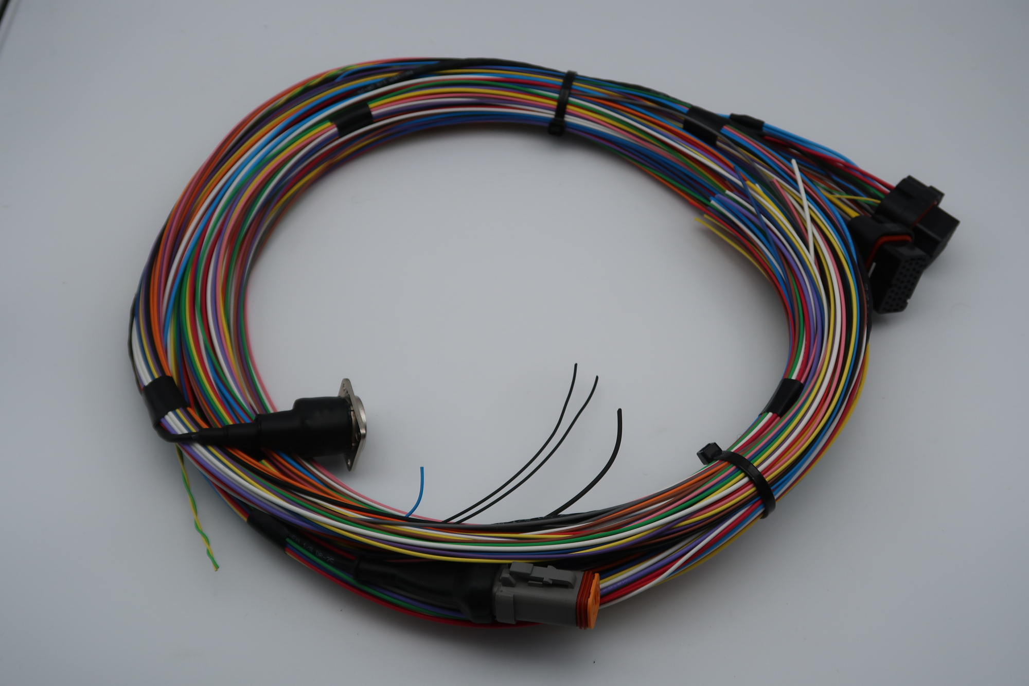 RAYCHEM 44 SPEC CUT TO FIT MOTEC 2.5M PDM30 LOOM