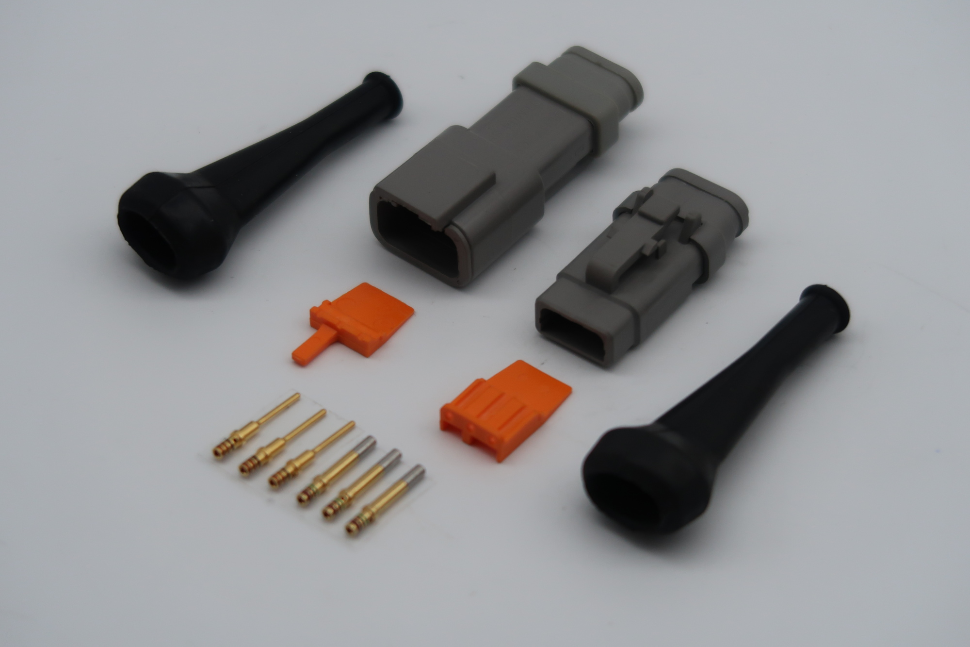 3 PIN DTM KIT WITH HEATSHRINK GLAND AND 2 PIN RUBBER AMP BOOT