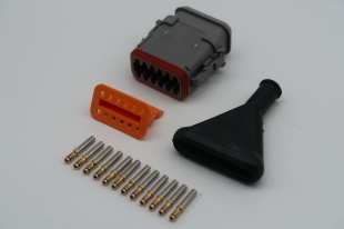 DT06-12S-E008 WITH 7 PIN RUBBER AMP BOOT
