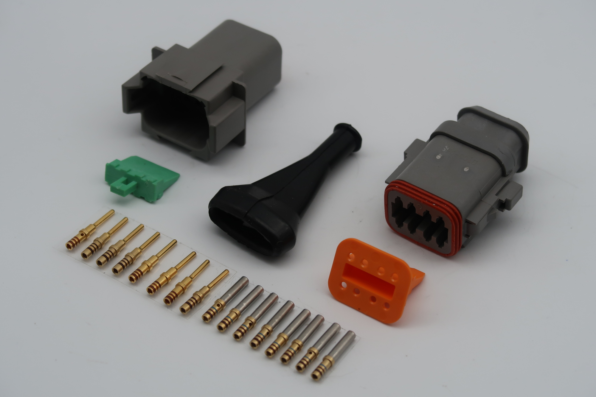 8 PIN DT KIT WITH HEATSHRINK GLAND AND 2 PIN RUBBER AMP BOOT