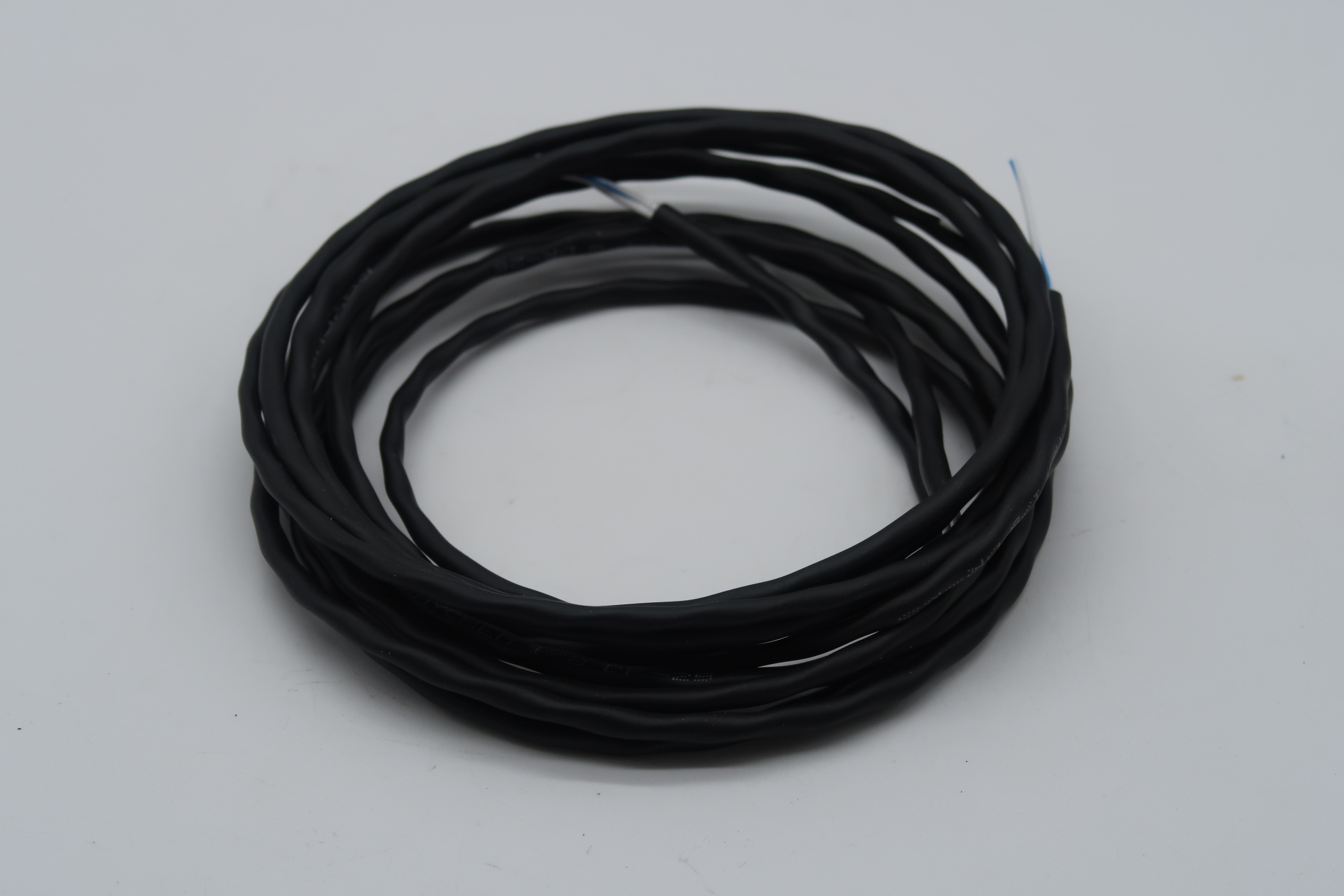 CLEARANCE - 22# UNSCREENED PRETWISTED 2 CORE WIRE COVERED IN DR25 1/8 x 2