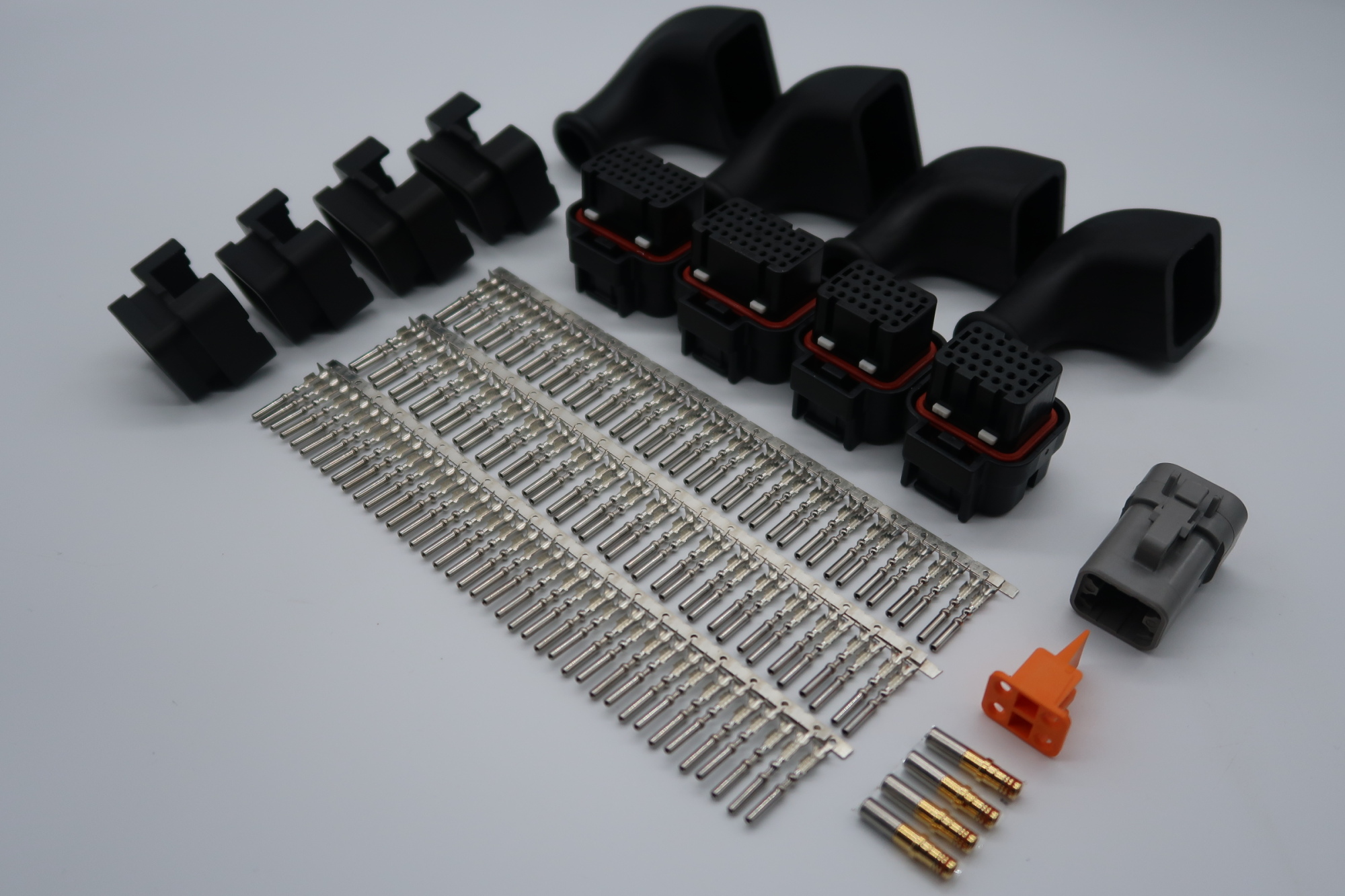 HALTECH NEXUS R5 CONNECTOR KIT WITH 90 DEGREE VERTICAL BOOTS AND BACKSHELLS