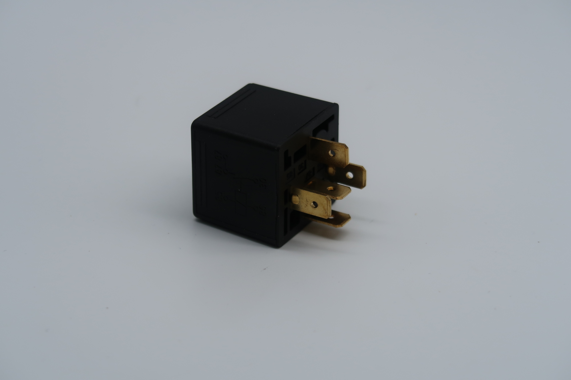 BOSCH 30 AMP RELAY