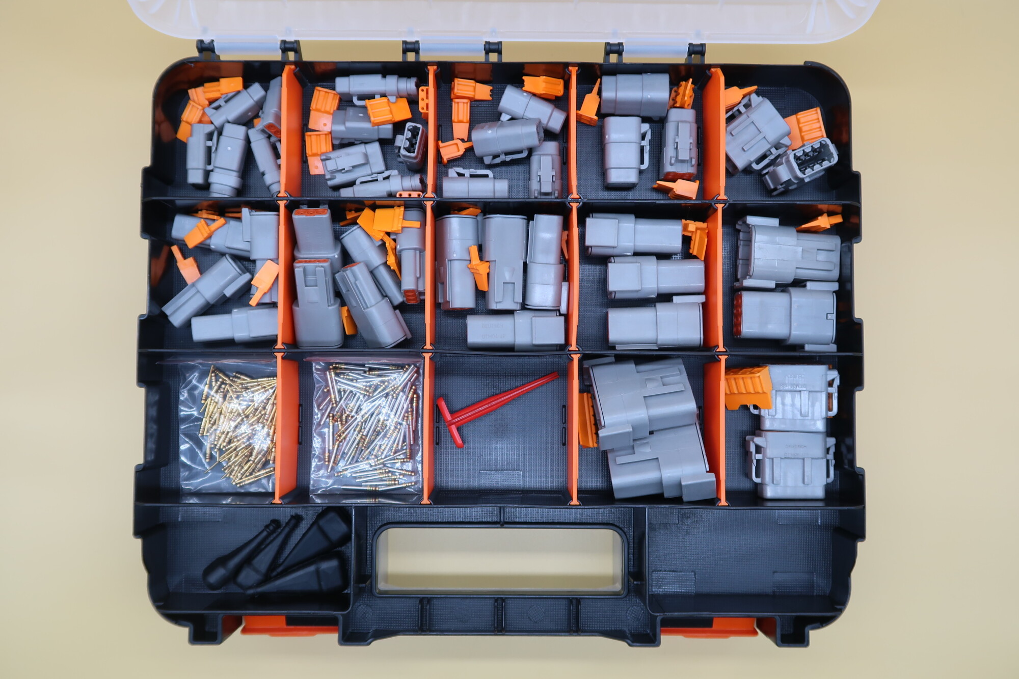 DT/DTM WORKSHOP CONNECTOR KIT WITH BOOTS AND TOOLS