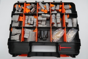 DT/DTM WORKSHOP CONNECTOR KIT WITH BOOTS AND TOOLS