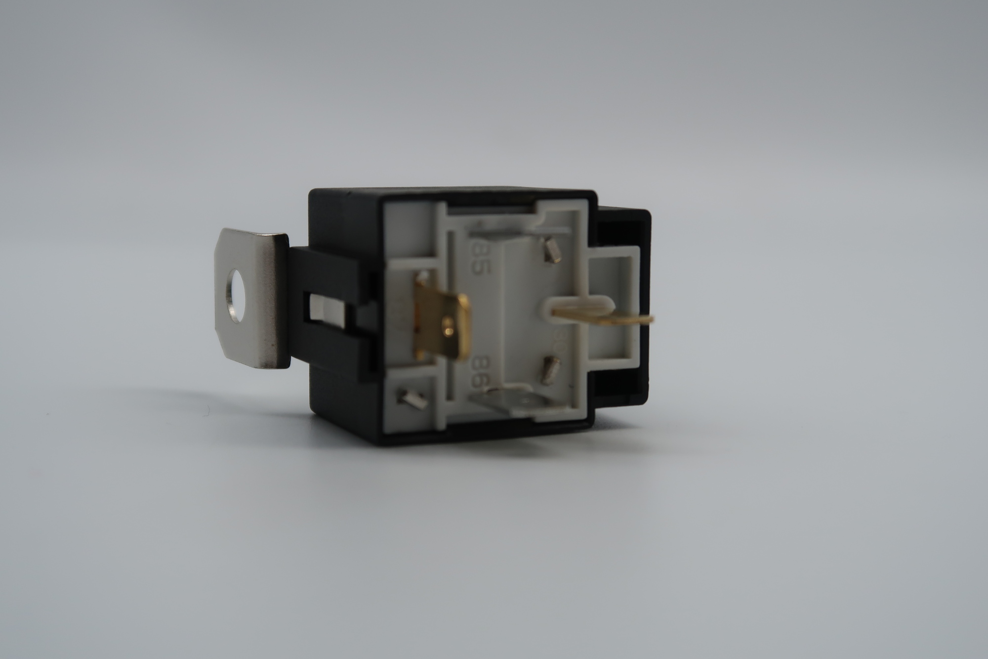 4 PIN FUSED 30 AMP RELAY